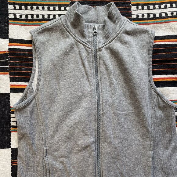 L.L. Bean 90’s Gray Sweater Vest. Zip Up. Pockets Inside/out. Size Small. Cotton - Picture 9 of 16